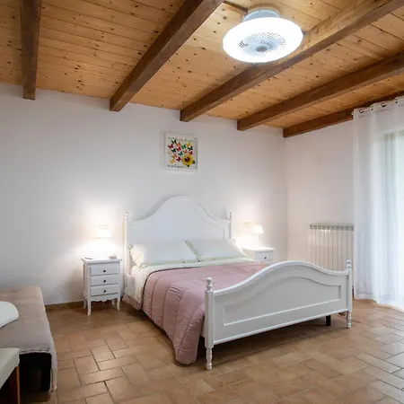 بيت للعطل Marche كاستيلْفيدارْدو